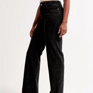 Curve Love High Rise Jeans - Abercrombie and Fitch